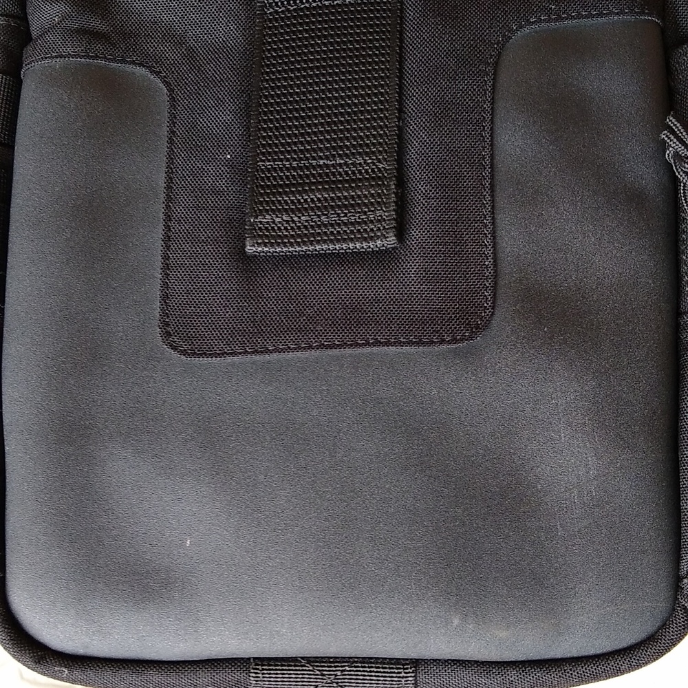 Hazard4 Kato Tablet/Netbook Mini-Messenger Bag, Black - Picture 14 of 14